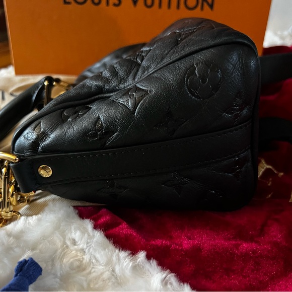 Authentic* LOUIS VUITTON Lambskin Embossed Monogram Speedy 22 Bandouliere Black - Picture 11 of 15